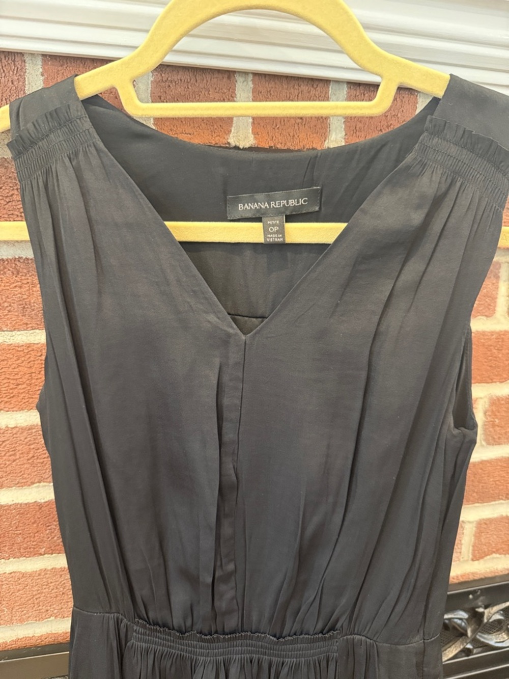 Petite Banana Republic Black Sleeveless V-Neck Midi Dress